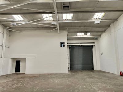 Unit 23, Hounslow, Industrial / Warehouse To Let - 23 Airlinks  Warehouse 1.jpg