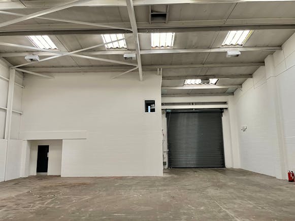 Unit 23, Hounslow To Let - 23 Airlinks  Warehouse 1.jpg