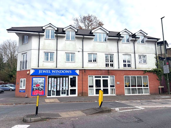 378-380 Vale Road, Aldershot, Investments / Retail For Sale - 462648868_1112476710471234_6065967383362741820_n.jpg