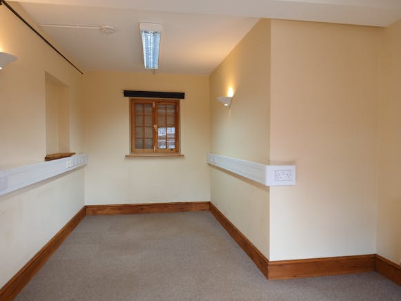 Ground Floor Office, Manor Farm, Northampton, Offices To Let - 20250320_132941.jpg