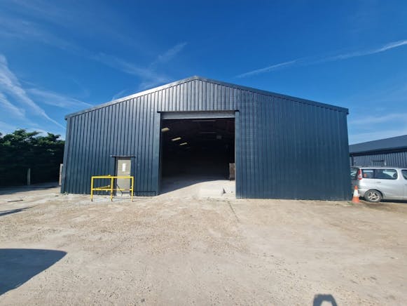 Unit C Bunkers Hill Farm, Reading Road, Hook, Industrial To Let - Picture3  13 08 2024.jpg