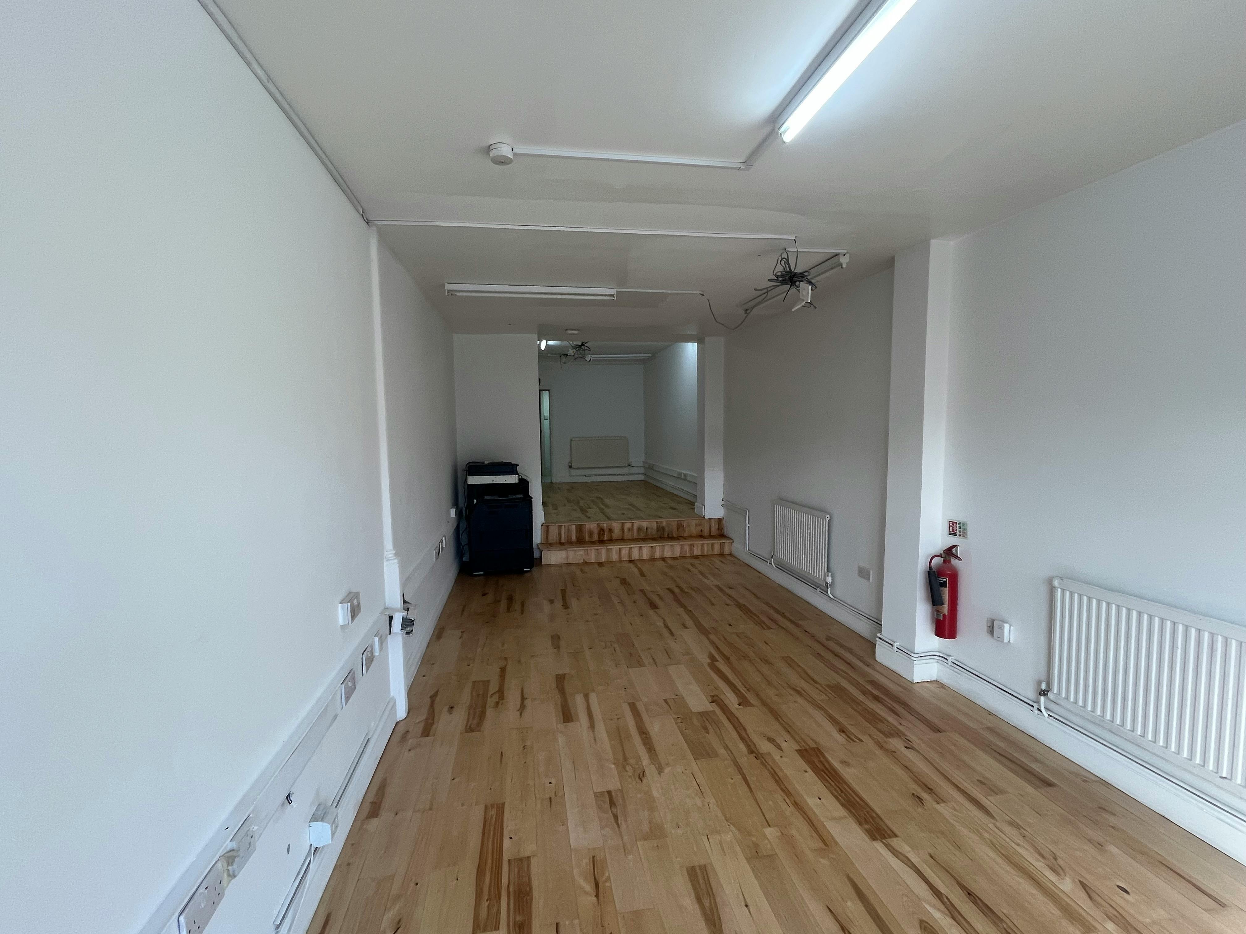 Office in Brockley - photo 4