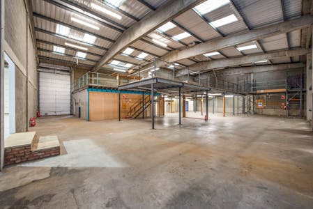 9-10 Meadow View, Crendon Industrial Park, Long Crendon, Industrial To Let - 9-10 INT A copy.jpg