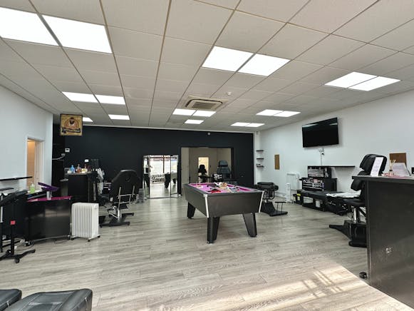 11 Hermitage Road, Hitchin, Retail To Let - Image 5