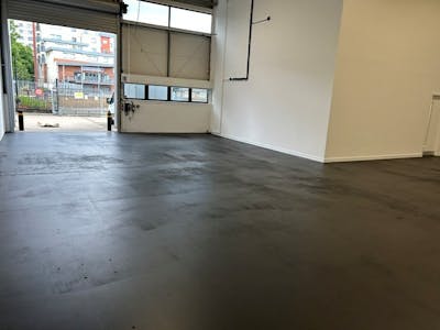 Unit 10, Muirhead Quay, Barking, Industrial To Let - Roller Shutter.jpg