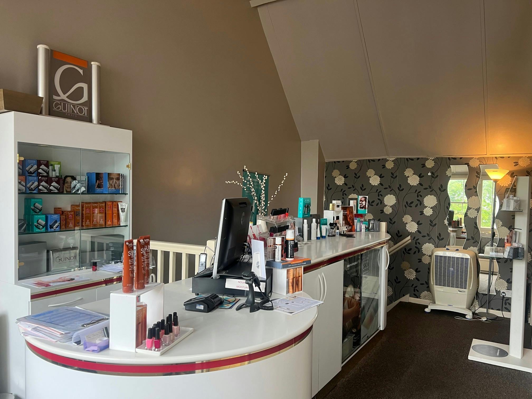 Retail/Shop in Winchester - photo 3