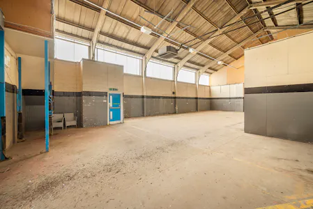 375 Bath Road, Slough, Industrial / Trade Counter To Let - w09.jpg