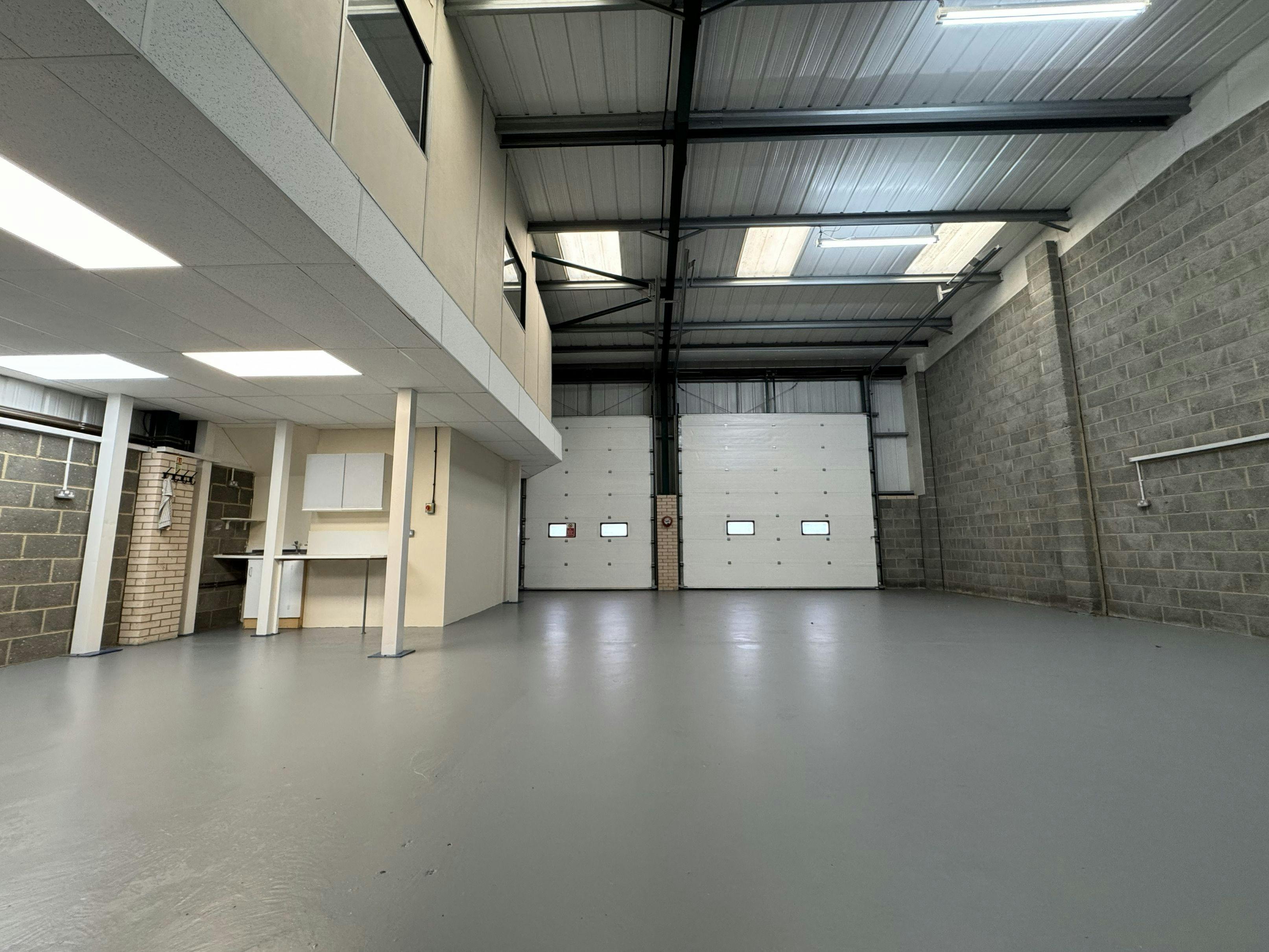 Industrial Unit in Southampton - photo 2