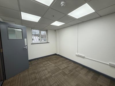 9 Palmers Road Industrial Estate, Emsworth, Industrial / Warehouse To Let - WhatsApp Image 2026-01-20 at 13.04.34 (2).jpeg