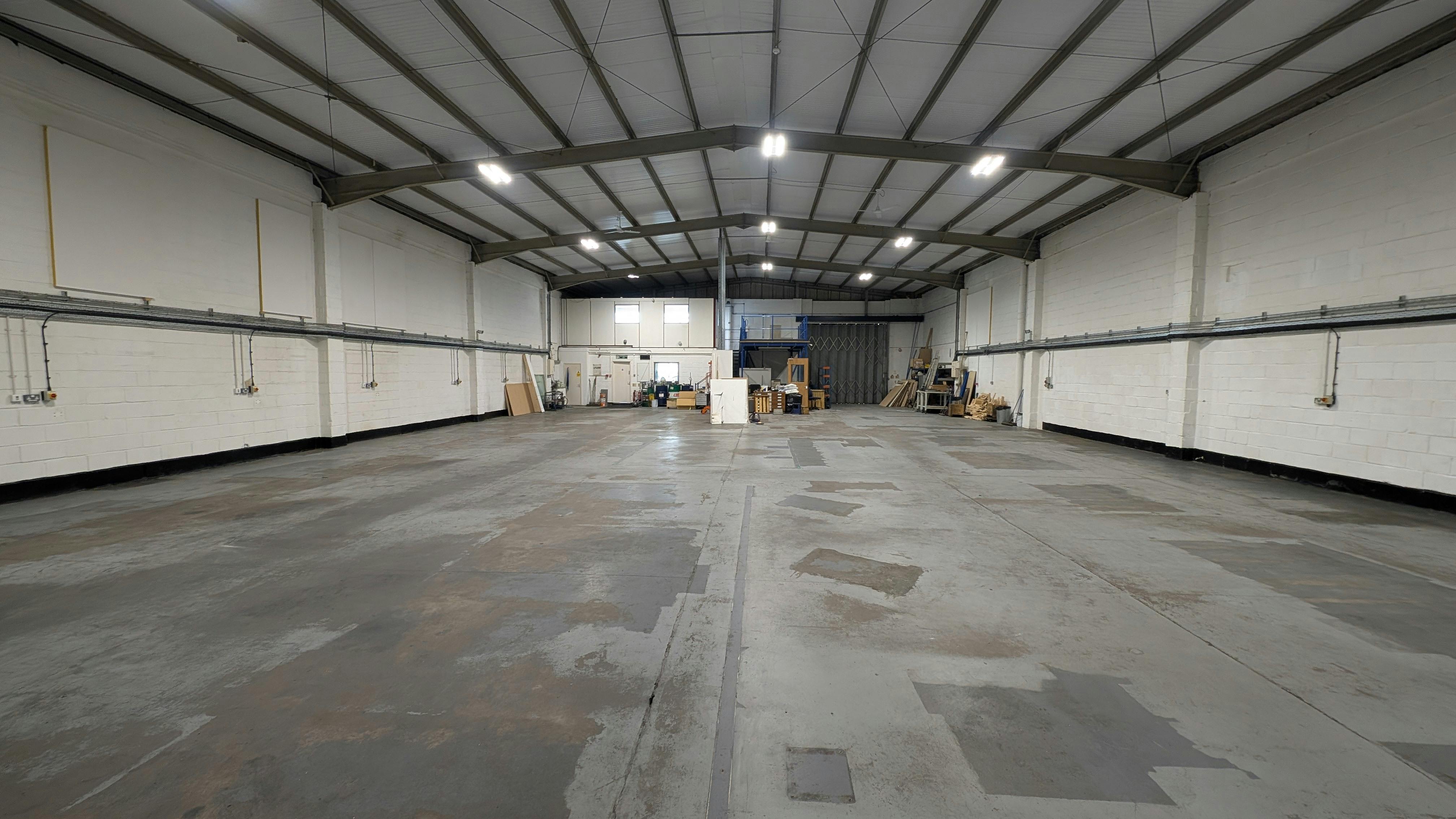 Industrial Unit in Southampton - photo 2