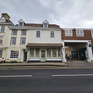 18 High Street, Battle, Retail To Let - 20250813_153837_resized.jpg