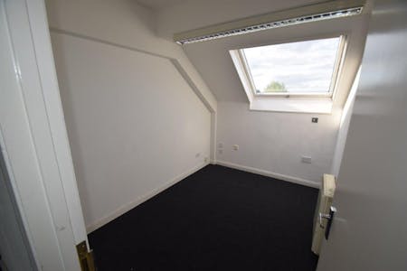 Warren House, Hockley, Office To Let - DSC_1093.jpg