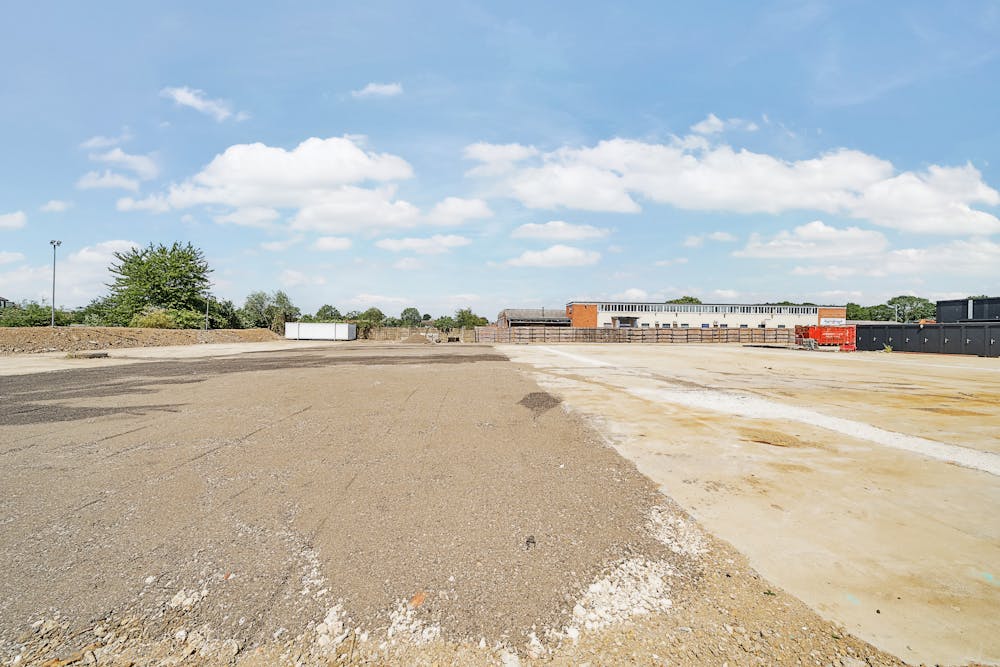 Land at Waltham Cross - 131898446863a8f85cd0e.jpg