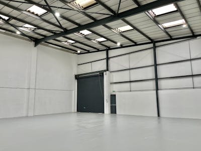 Unit 3 & 4  Airlinks Industrial Estate, Heston, Heathrow, Industrial / Warehouse To Let - 3 Airlinks Warehouse 1.jpg
