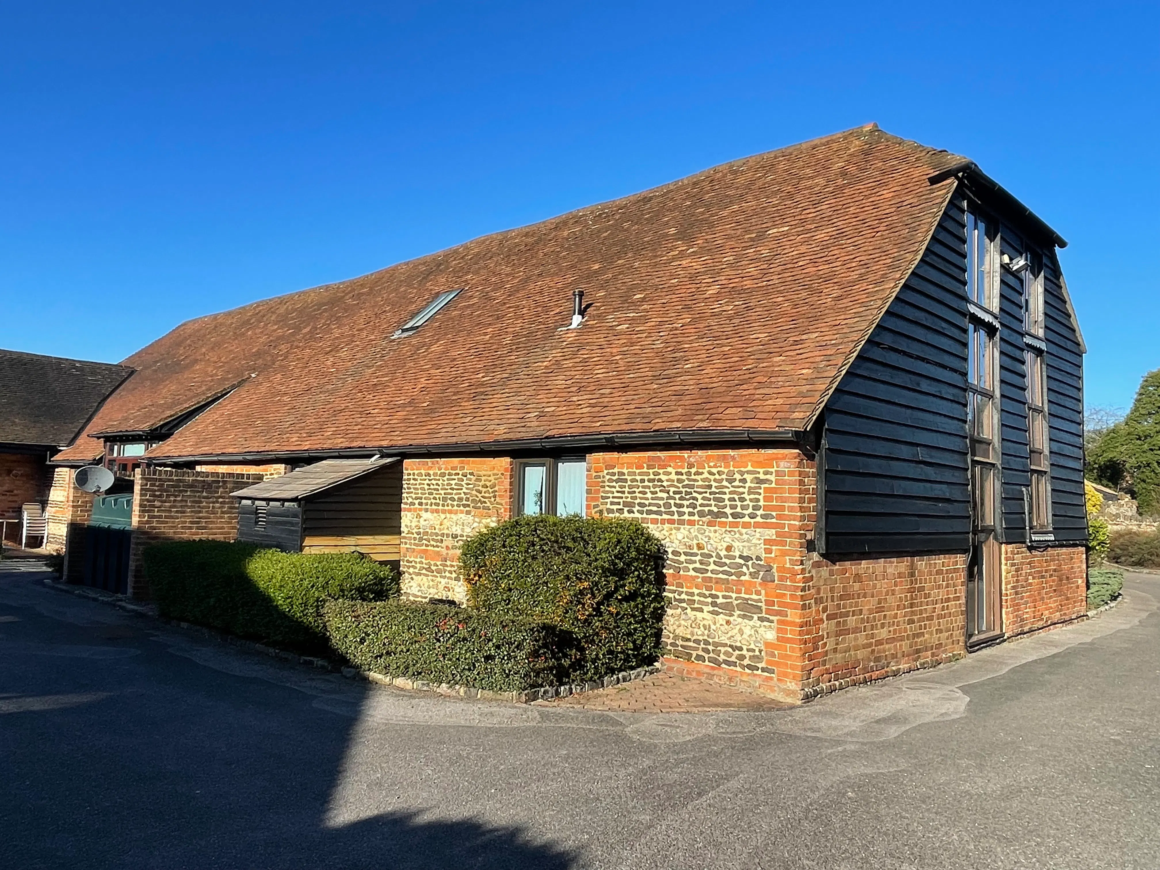 Old Barn & Malthouse, Farnham, Offices Lease Assignment - IMG_4072.jpg