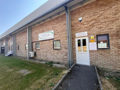 16-18 Rabans Close, Aylesbury, Industrial Lease Assignment - 20260716_092327056_iOS.jpg