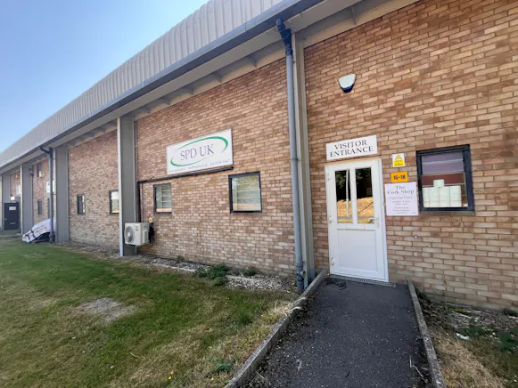 16-18 Rabans Close, Aylesbury, Industrial Lease Assignment - 20260716_092327056_iOS.jpg