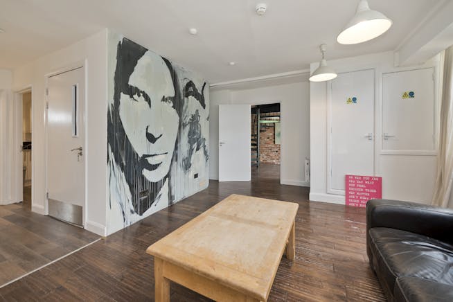 Unit 14, London, Residential To Let - unit 14 the talina centre7718 low.jpg