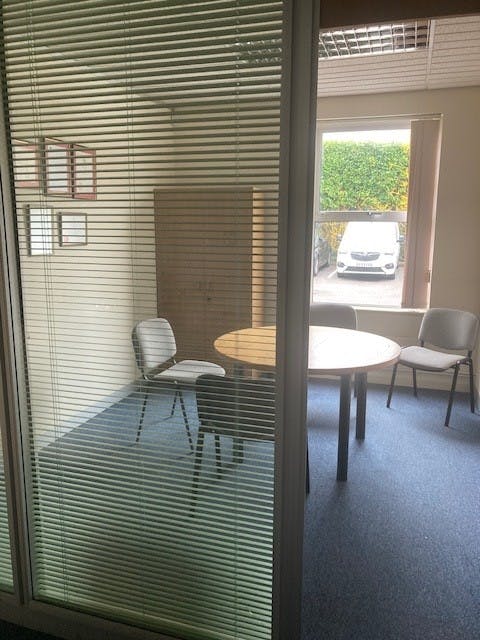 Ground Floor 39 Guildford Road, Lightwater, Offices To Let - meeting room.jpg