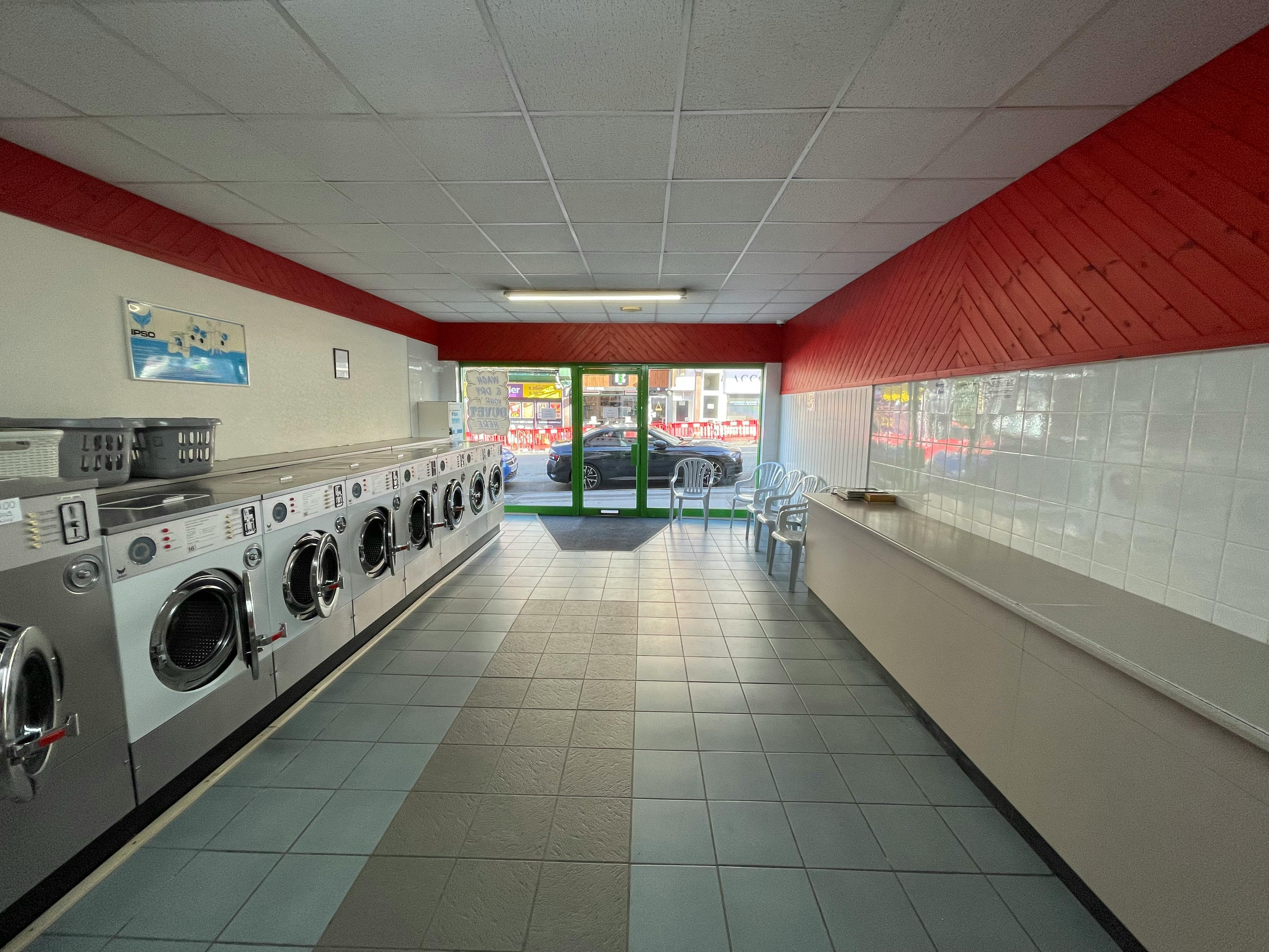 Retail/Shop in Bournemouth - photo 3