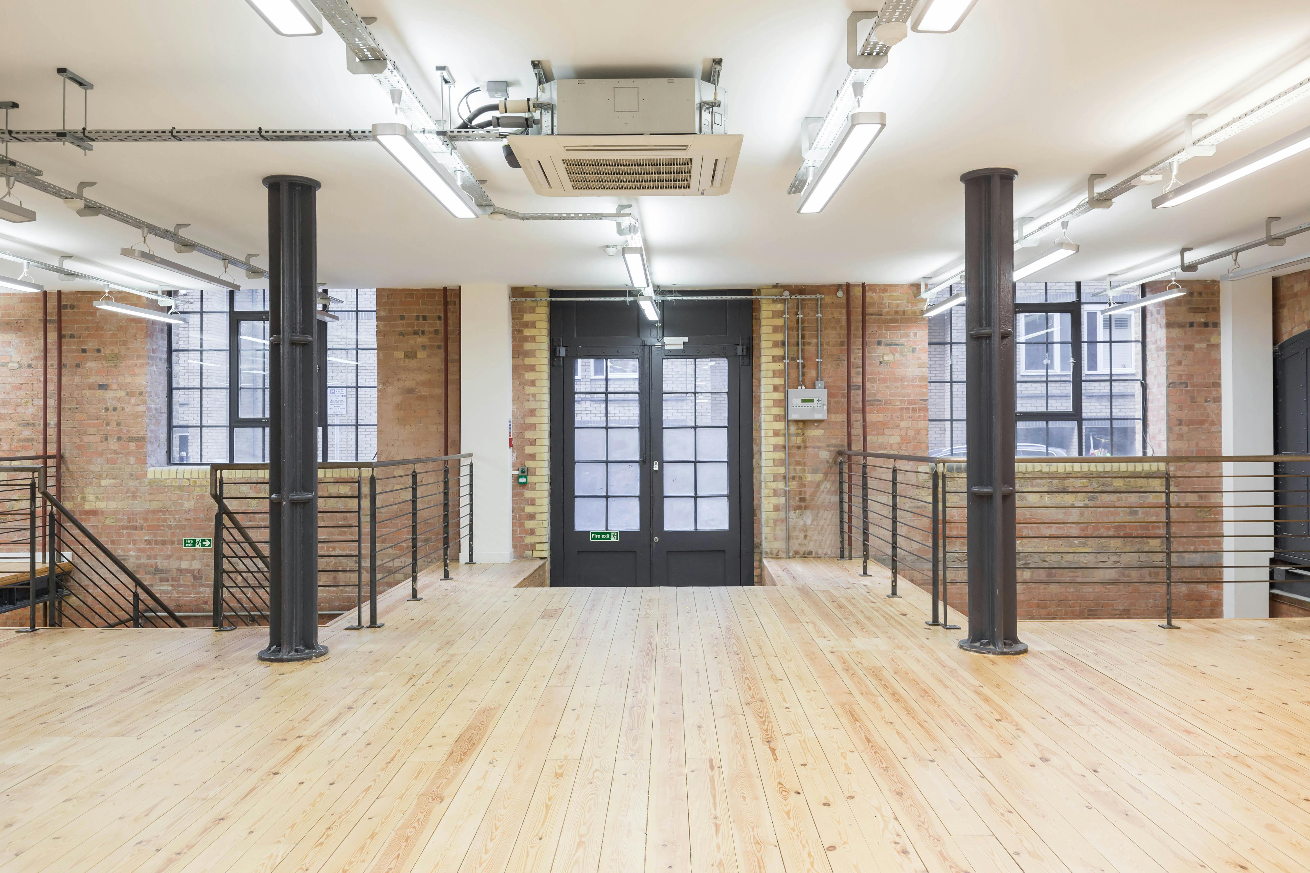 Office in London - photo 2