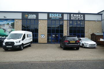 E & F West Side, Harlow, Industrial To Let / For Sale - P1050271.JPG
