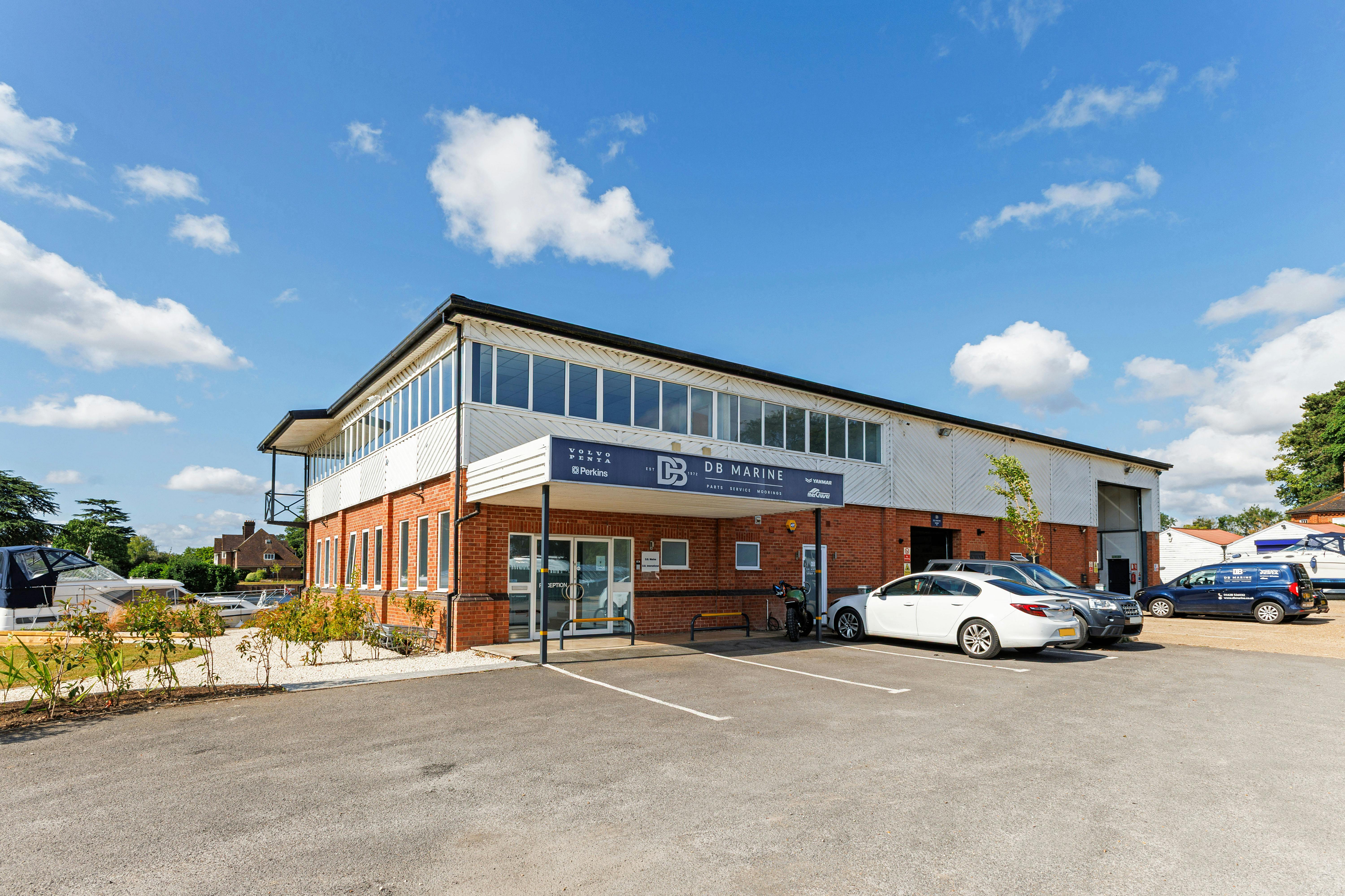 DB Marine Building, Ferry Lane, Cookham on Thames, Offices To Let - 95149_D B Marine Cookham Bridge 10.jpg