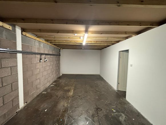 Unit 15, 29 Gordon Avenue, Glasgow, Industrial To Let - PHOTO-2026-04-12-17-30-37.jpg