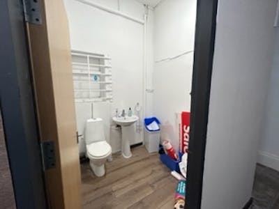 75 Linthorpe Road, Middlesbrough, Retail To Let - thumbnail_IMG_1922.jpg