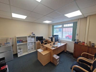 Unit 8d, Stockport, Industrial/Logistics To Let - 20250811_161041.jpg