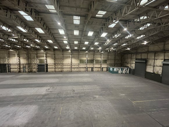 Hangar 1, Westcott Venture Park, Aylesbury, Industrial To Let - 20250716_125537635_iOS.jpg