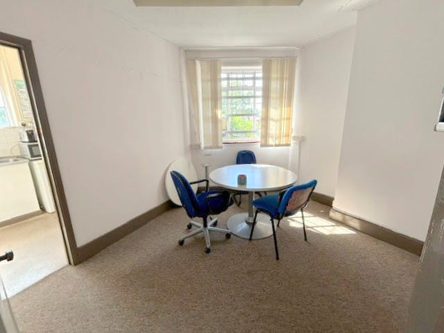 The Green, Slough, A3 / Industrial / Office / Retail For Sale - First Floor Office 2i i.jpg