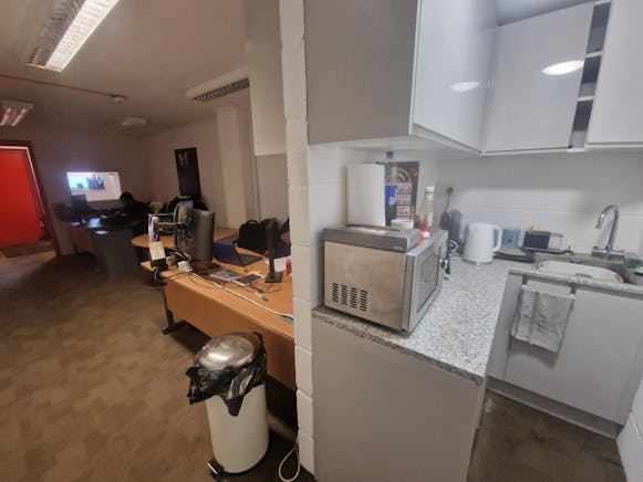 Unit 10 Berry Court Farm, Tadley, Industrial / Industrial To Let - 20251110_105647.jpg