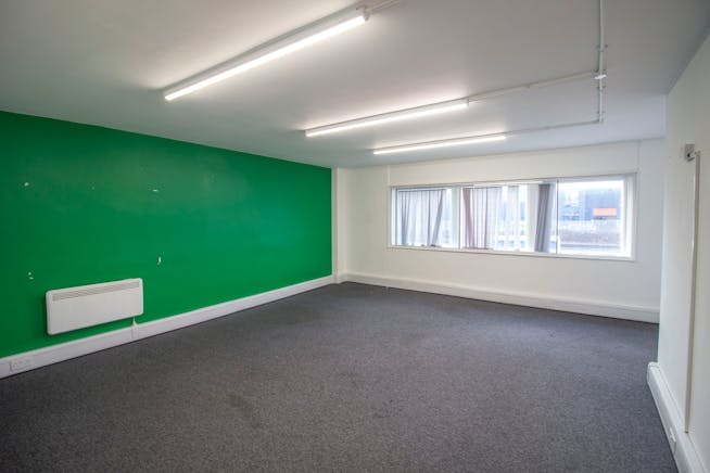 Unit 5, Barratt Way Industrial Estate, Harrow, Industrial / Warehouse To Let - 4.jpg