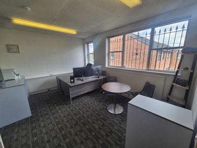 M4a Maxron House, Green Lane, Stockport, Industrial/Logistics / Office To Let - 20260415_105545.jpg