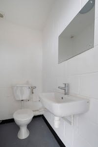 Zennor Trade Park, London, Industrial / Trade Counter / Urban Logistics To Let - IW-260124-CA-095-U 11.jpg