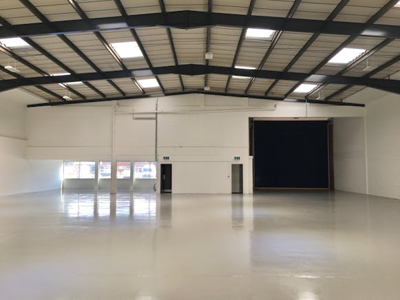 9 Skyport Trade Park, Heathrow To Let - 9 Skyport  Warehouse.jpg