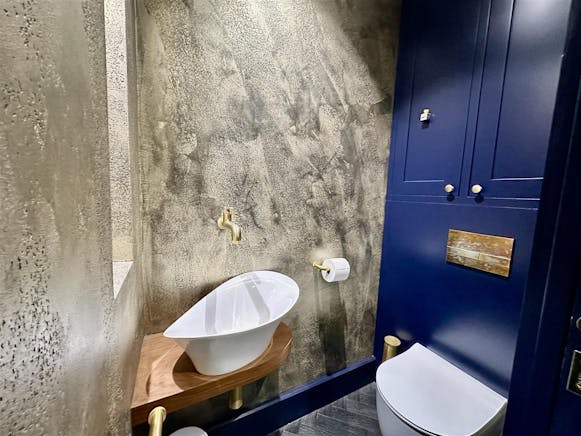 Rear Of 113 Broadway, Leigh-On-Sea, Retail To Let - WC