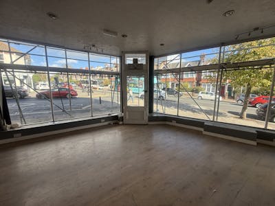 17 Kings Parade, Brighton, Retail To Let - IMG_7125.jpg