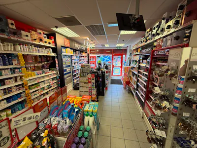 337 High Street, Cowdenbeath, Retail To Let / For Sale - WhatsApp Image 2026-07-02 at 11.53.14 (6).jpeg