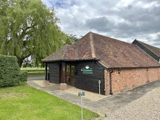 The Carriage Barn, Bartletts Court, Maidenhead, Offices To Let - IMG_6387.jpg