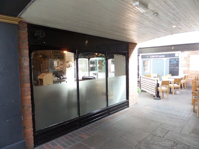 Unit 7, Castle Courtyard, Knaresborough, Retail To Let - SAM_2804.JPG