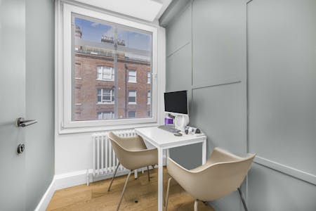 41-42 Eastcastle Street, London, Office To Let - office 14.jpg