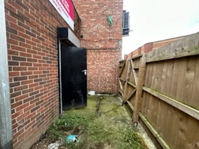 75 Linthorpe Road, Middlesbrough, Retail To Let - thumbnail_IMG_1915.jpg