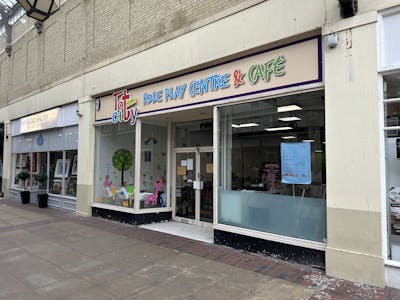 Unit 7, Montague Centre, Worthing, Retail To Let - IMG_9836.jpg