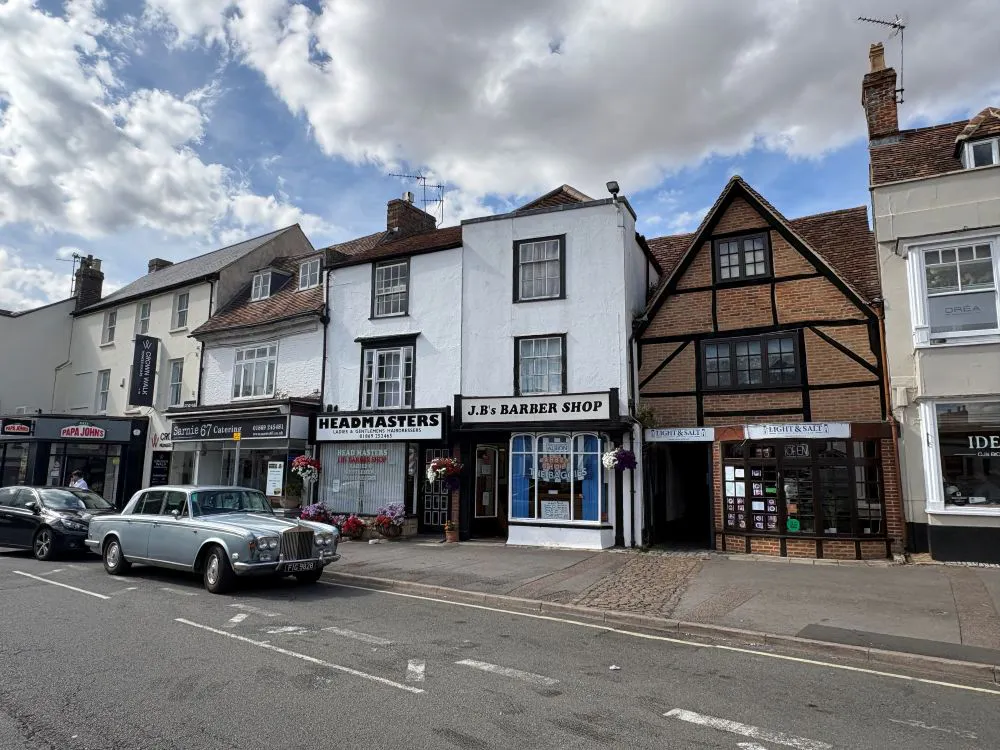 18 Market Square, Bicester, Office / Retail To Let - IMG_3543.jpg