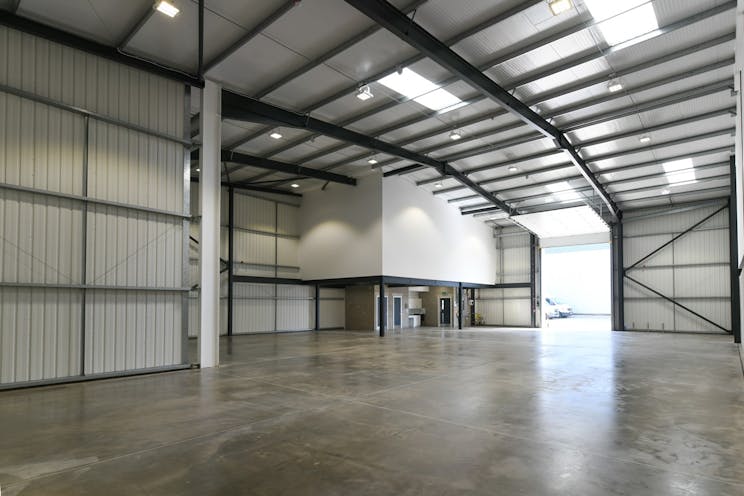 Unit 7, The IO Centre, Salbrook Road Industrial Estate, Salfords, Warehouse & Industrial To Let - Unit7_IO_RG127.jpg