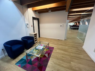 First Floor Offices, 34 Market Square, Aylesbury, Office To Let / For Sale - 20260319_110006024_iOS.jpg