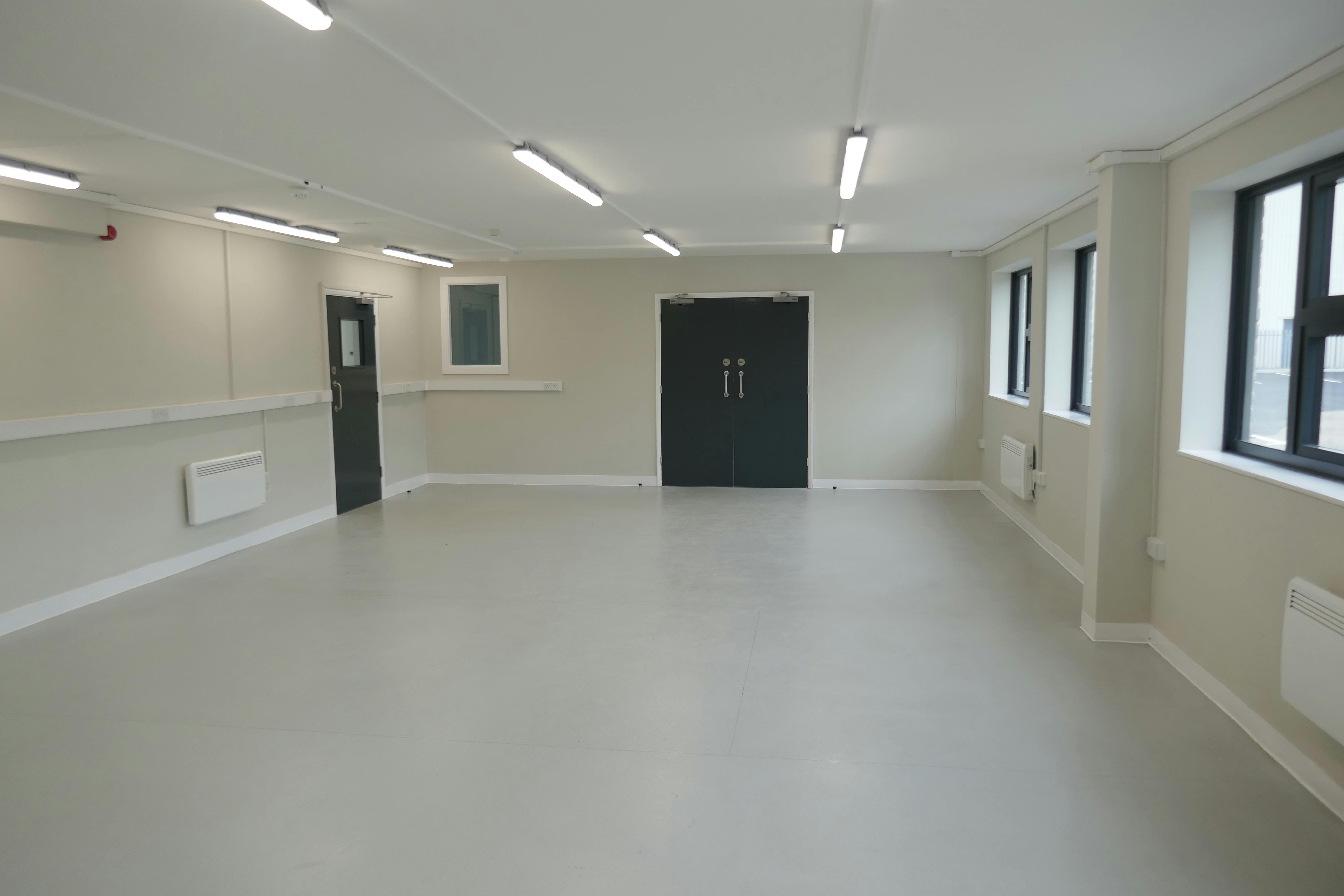 7-8 Roydonbury Industrial Estate, Horsecroft Road, Harlow, Industrial To Let - P1020573.JPG