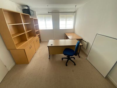 16 College Street, Petersfield, Office To Let - Suite 3.jpg